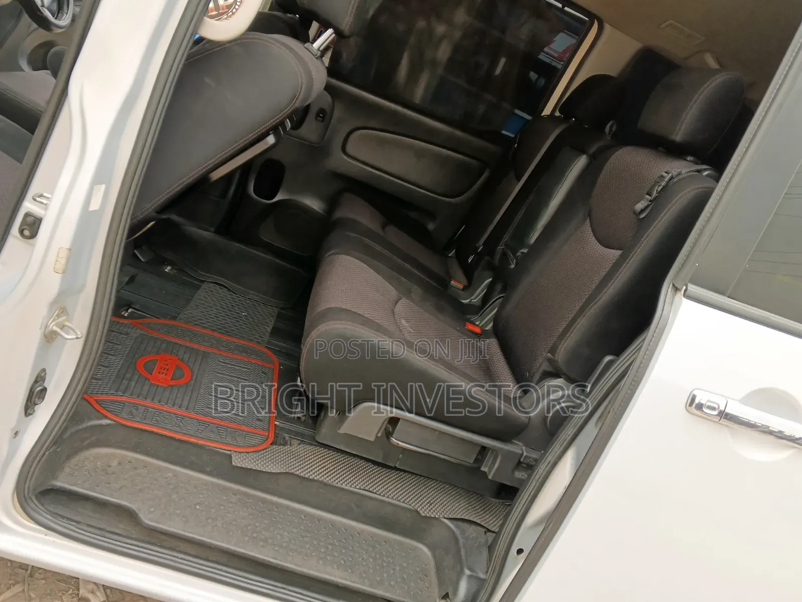 Nissan Serena 2014