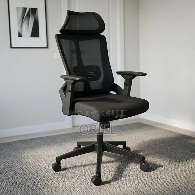 Office Chair : Ergonomic Staff Seat