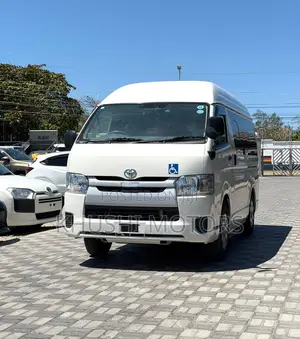 Toyota HiAce 2019 White