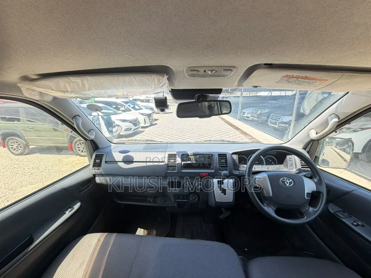 Toyota HiAce 2019 White