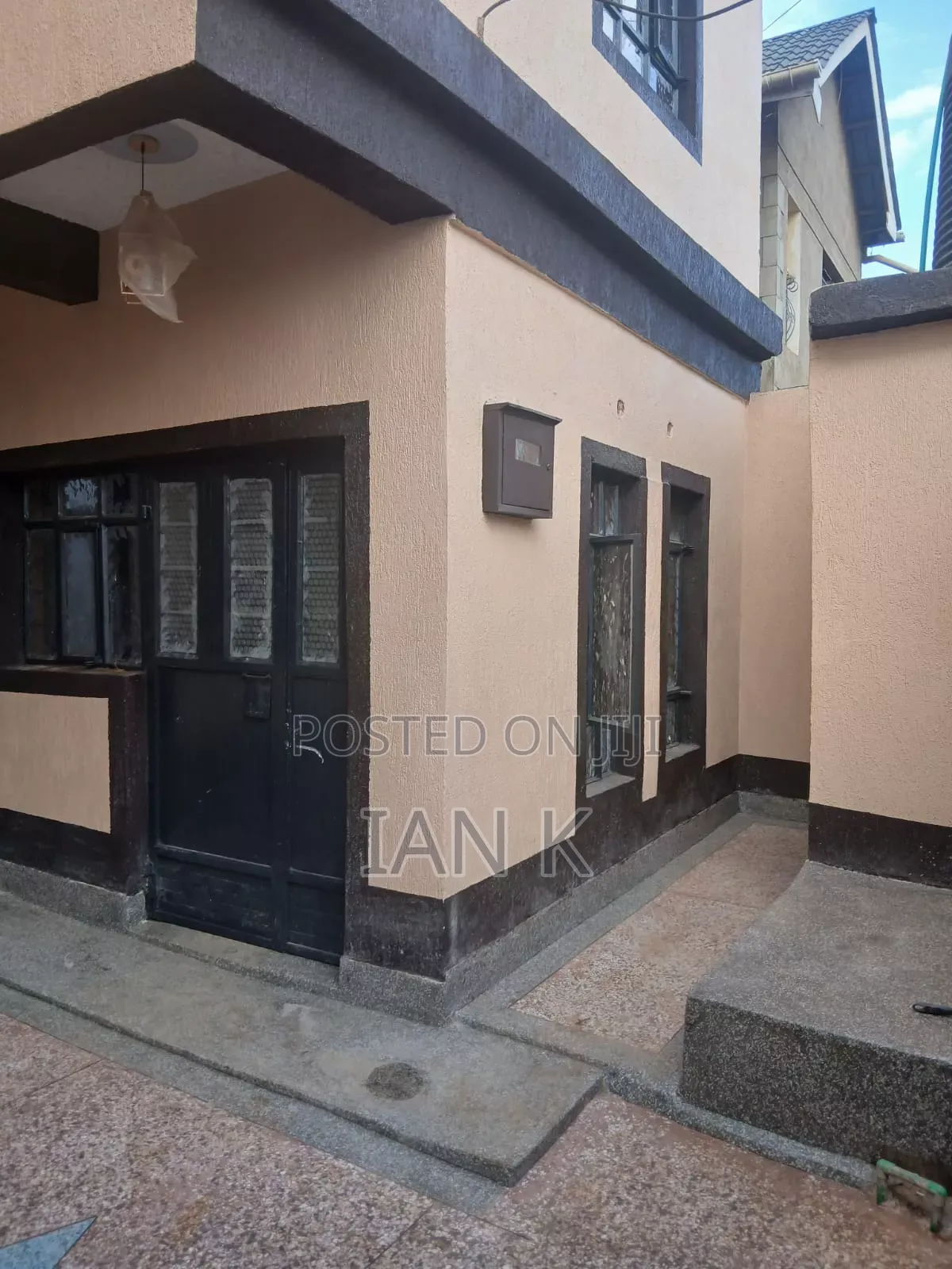 5bdrm Maisonette in Murema Estate, Kenyatta Road / Theta  for sale