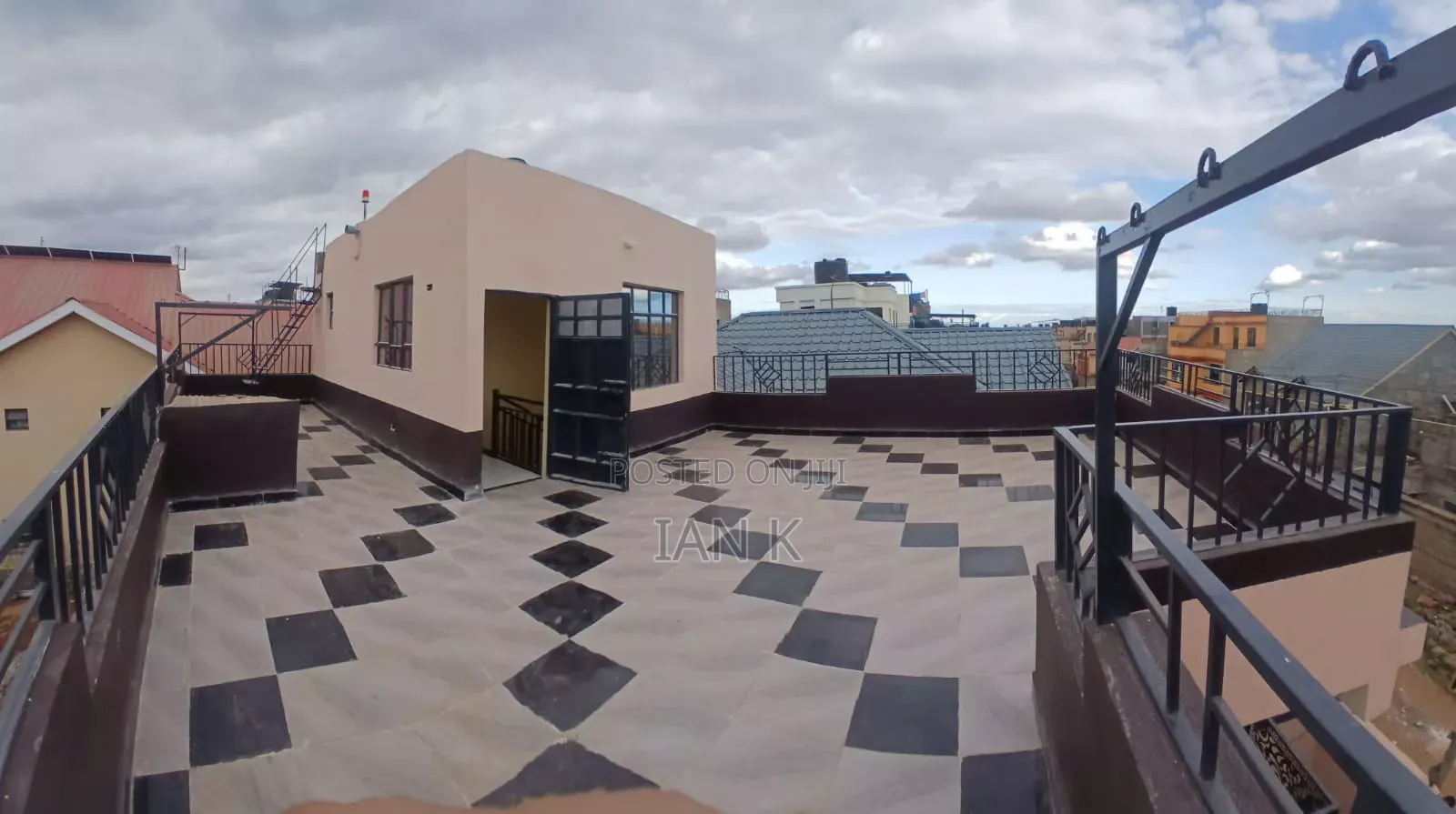 5bdrm Maisonette in Murema Estate, Kenyatta Road / Theta  for sale
