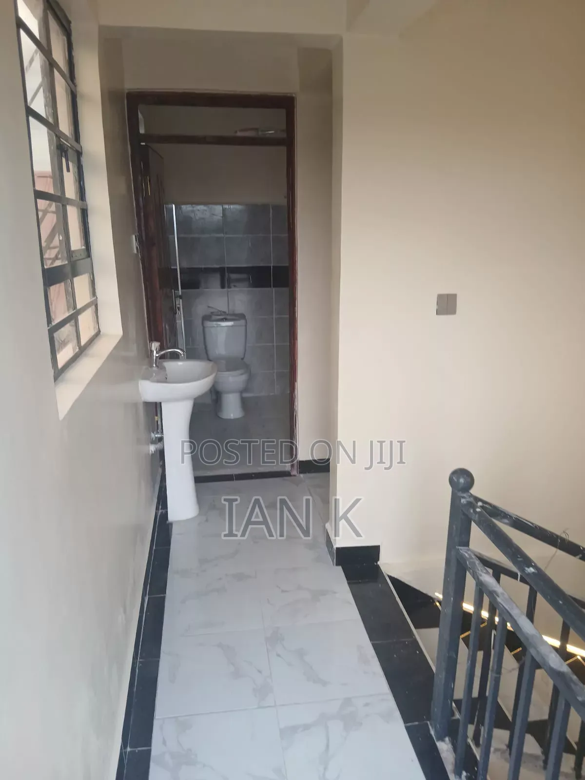 5bdrm Maisonette in Murema Estate, Kenyatta Road / Theta  for sale