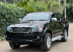 Toyota Hilux 2016 Black
