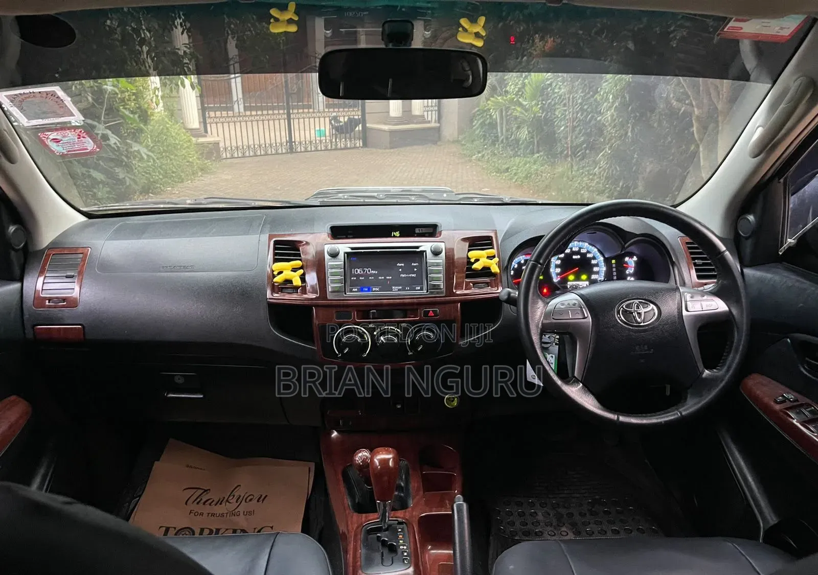 Toyota Hilux 2016 Black