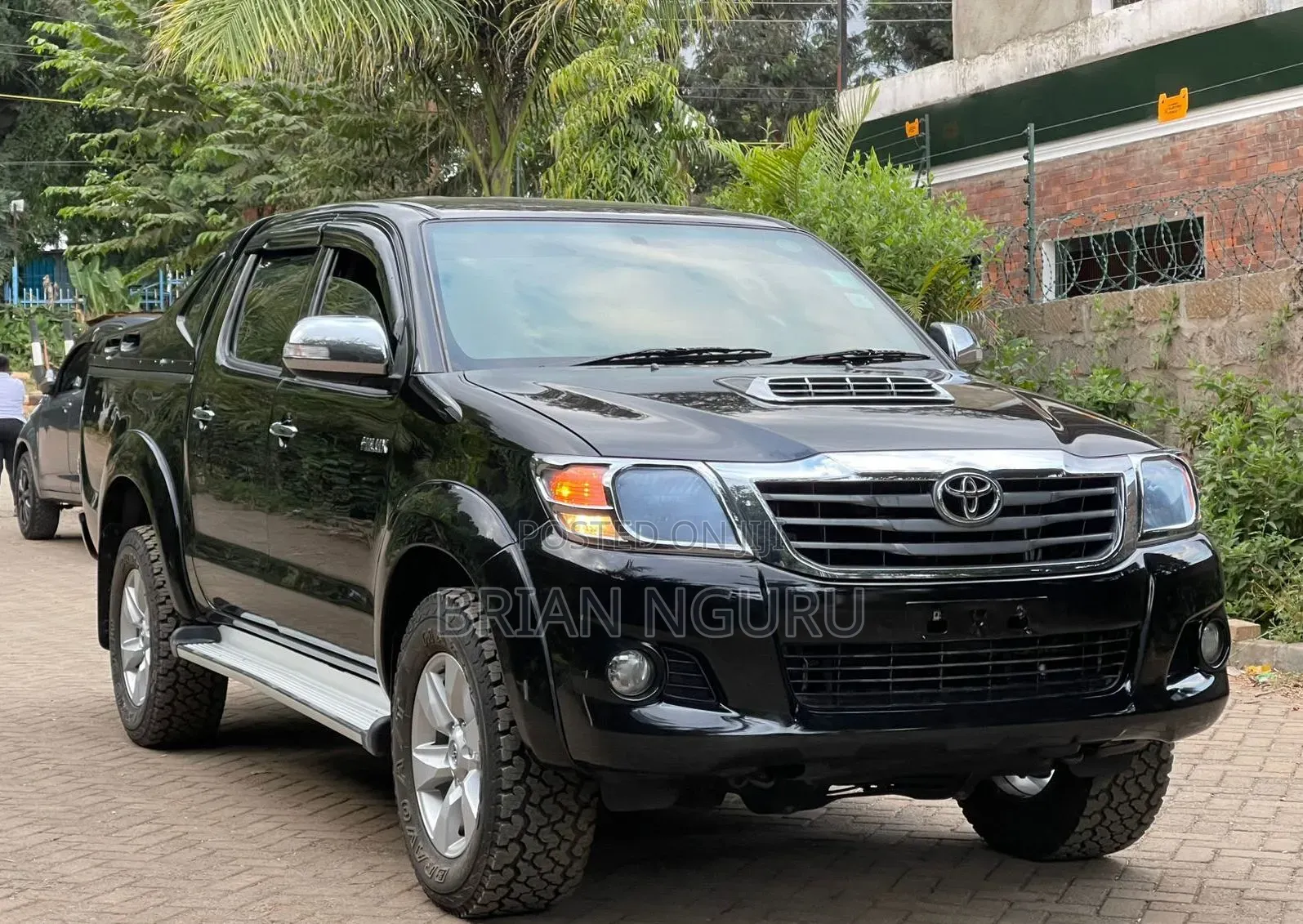 Toyota Hilux 2016 Black