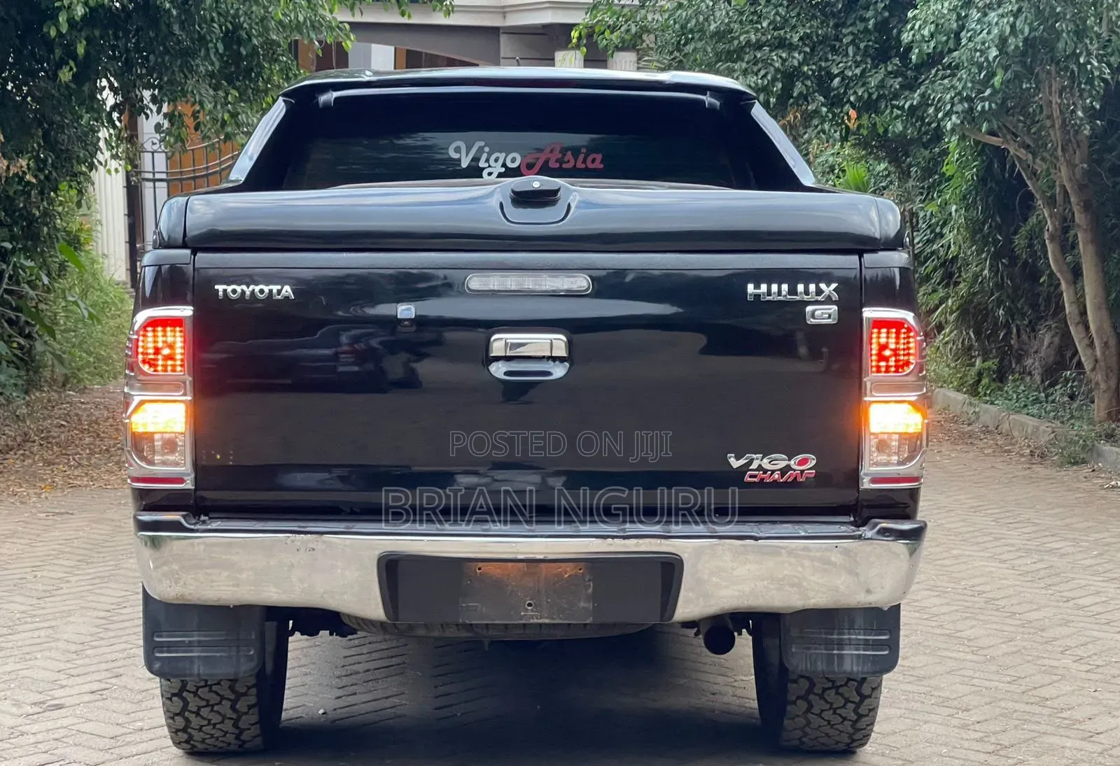 Toyota Hilux 2016 Black