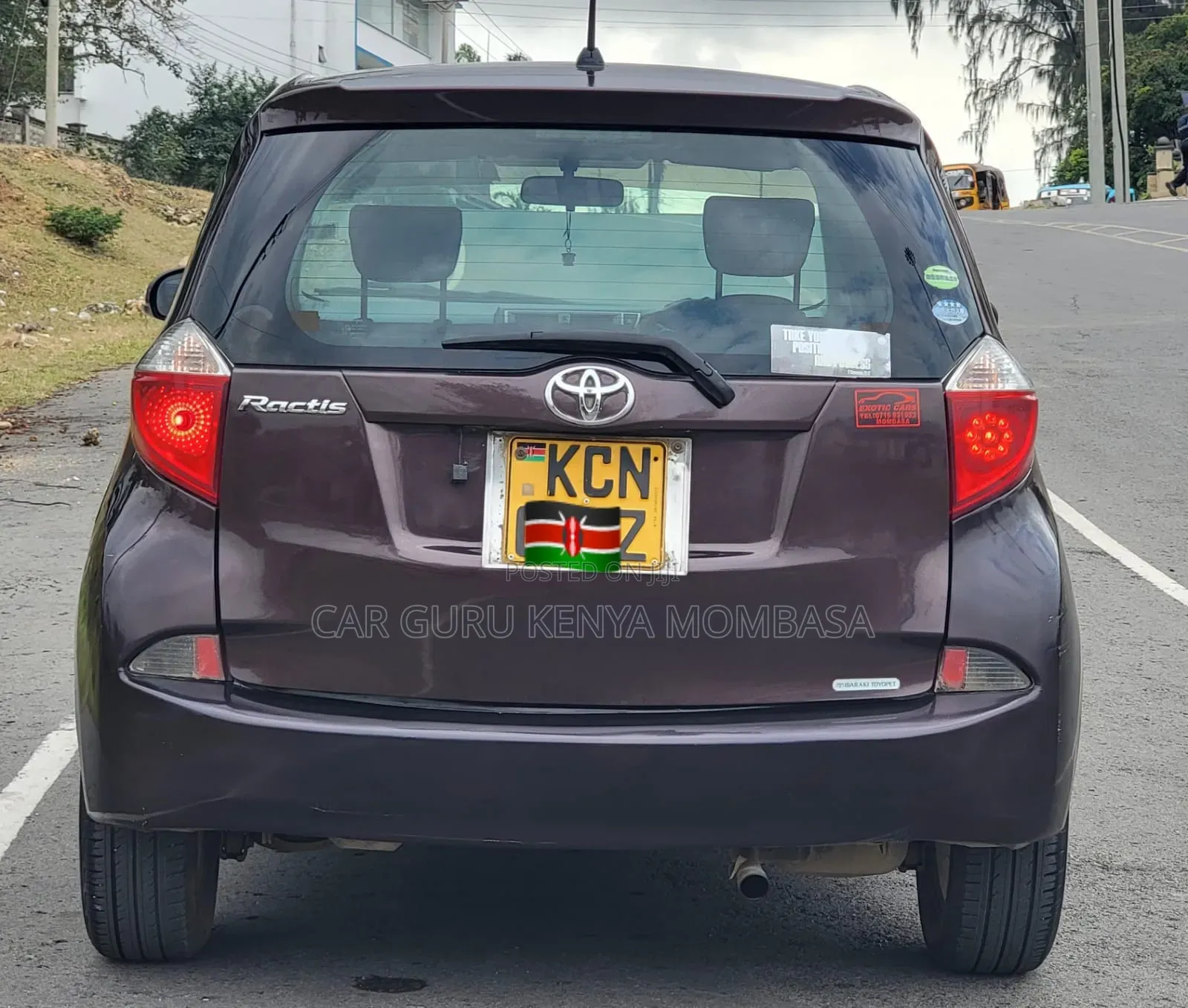 Toyota Ractis 2010 Maroon