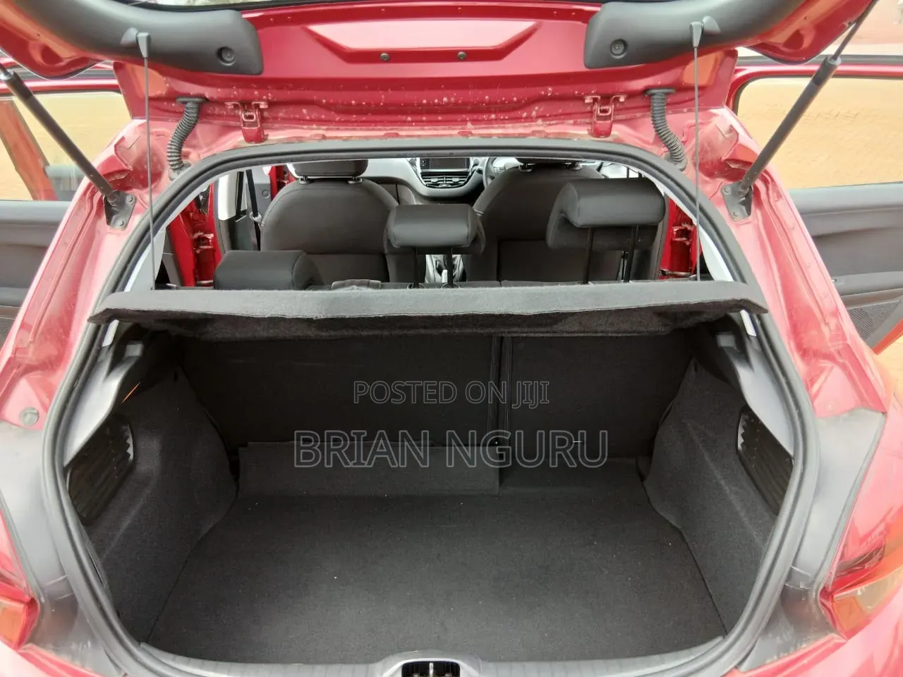 Peugeot 208 2017 Red