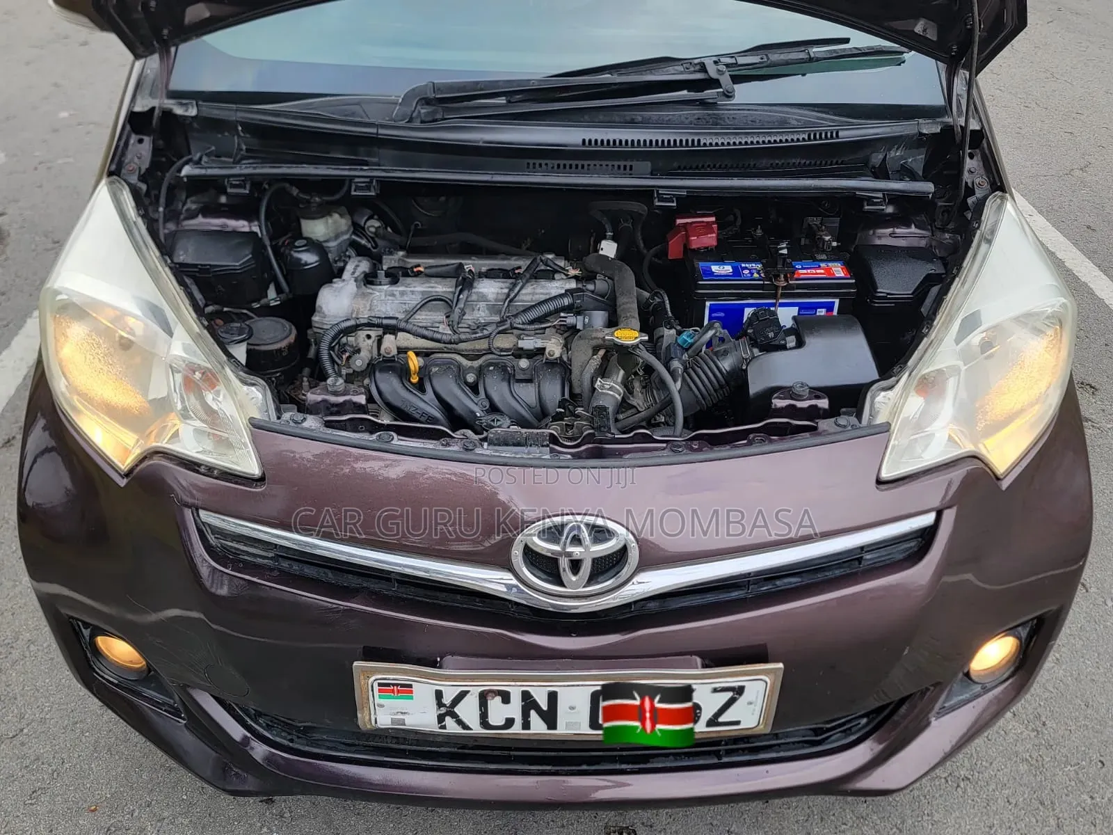 Toyota Ractis 2010 Maroon