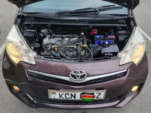 Toyota Ractis 2010 Maroon