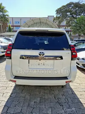 Toyota Land Cruiser Prado 2.7 2021 Pearl