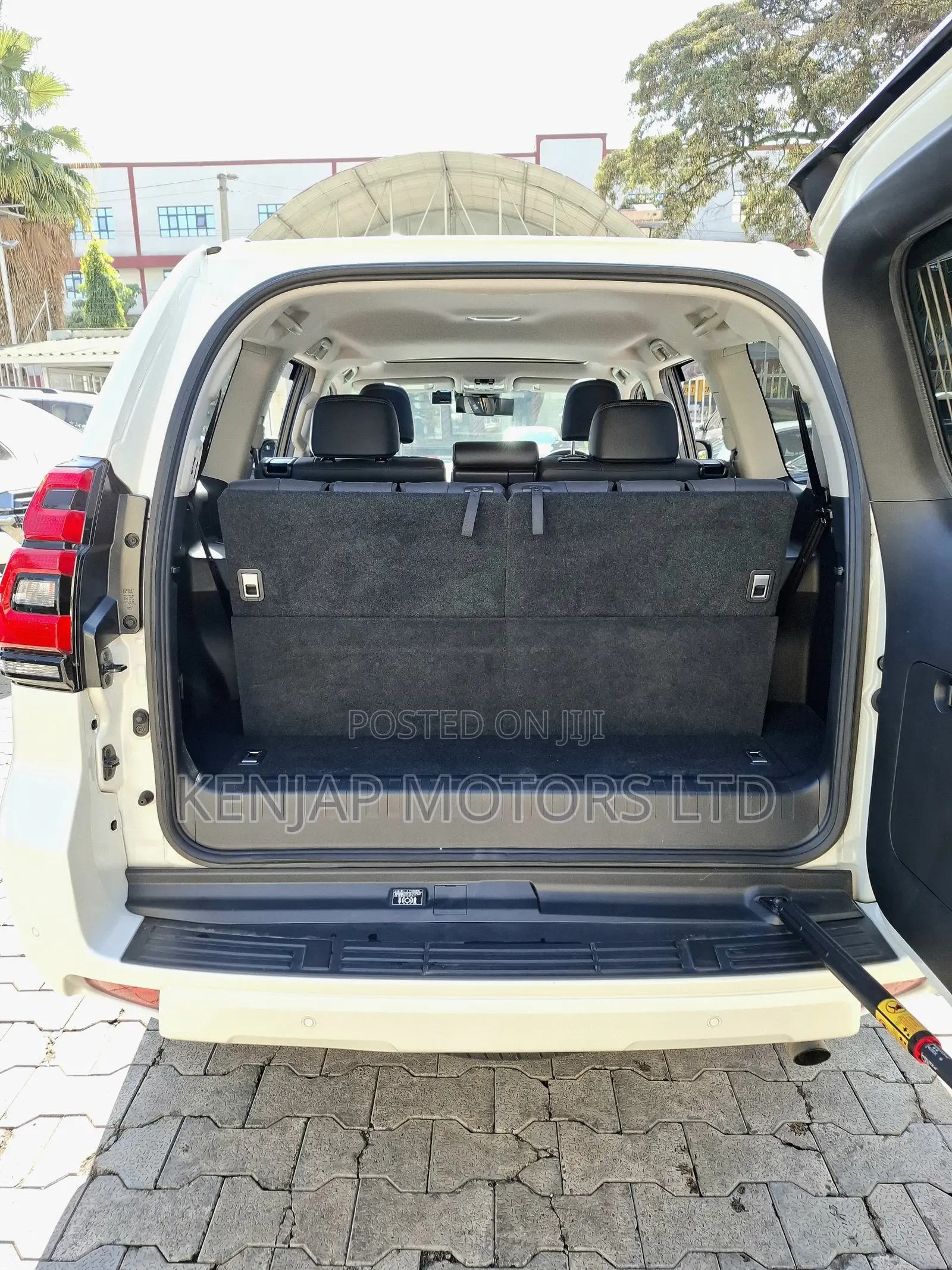 Toyota Land Cruiser Prado 2.7 2021 Pearl