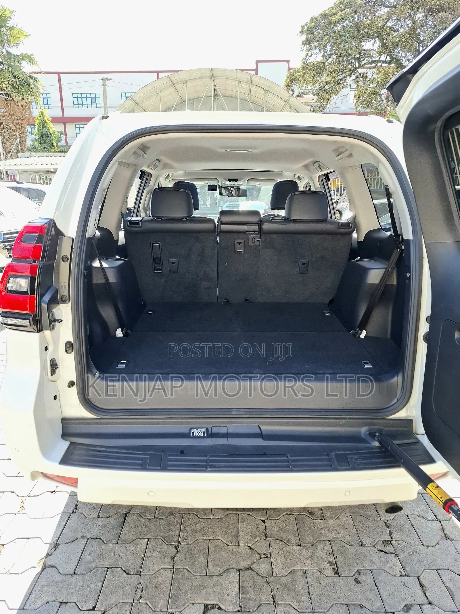 Toyota Land Cruiser Prado 2.7 2021 Pearl