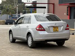 Nissan Tiida 2013 Silver