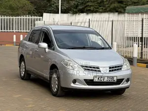 Nissan Tiida 2013 Silver