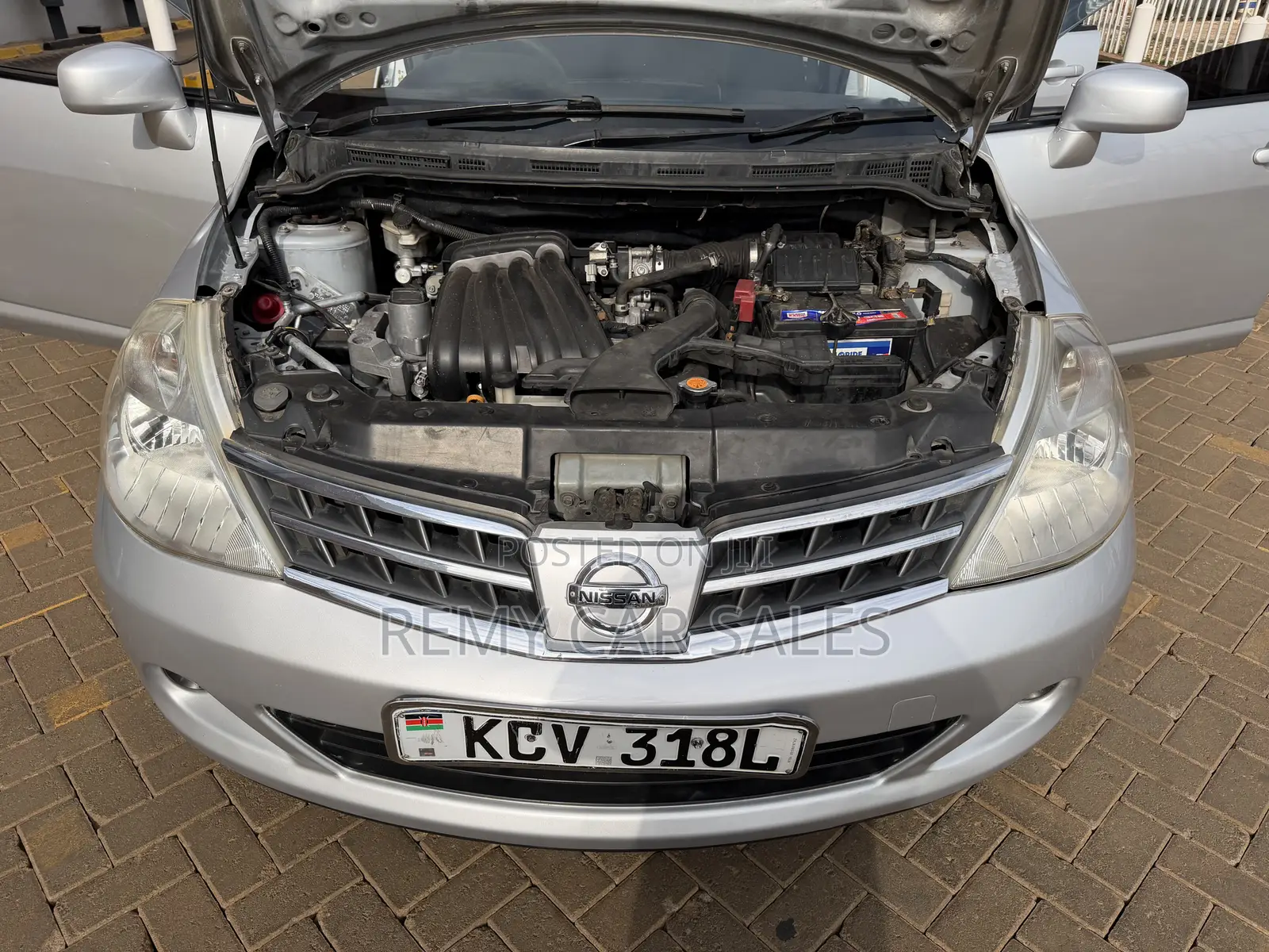 Nissan Tiida 2013 Silver