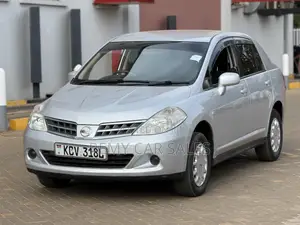 Nissan Tiida 2013 Silver