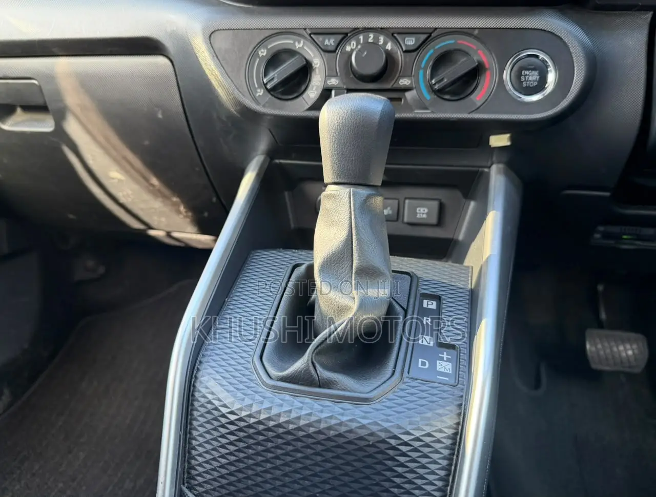 Toyota Raize 2020 Silver