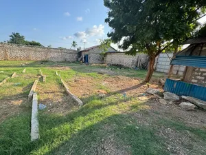 Utange Yard to Let