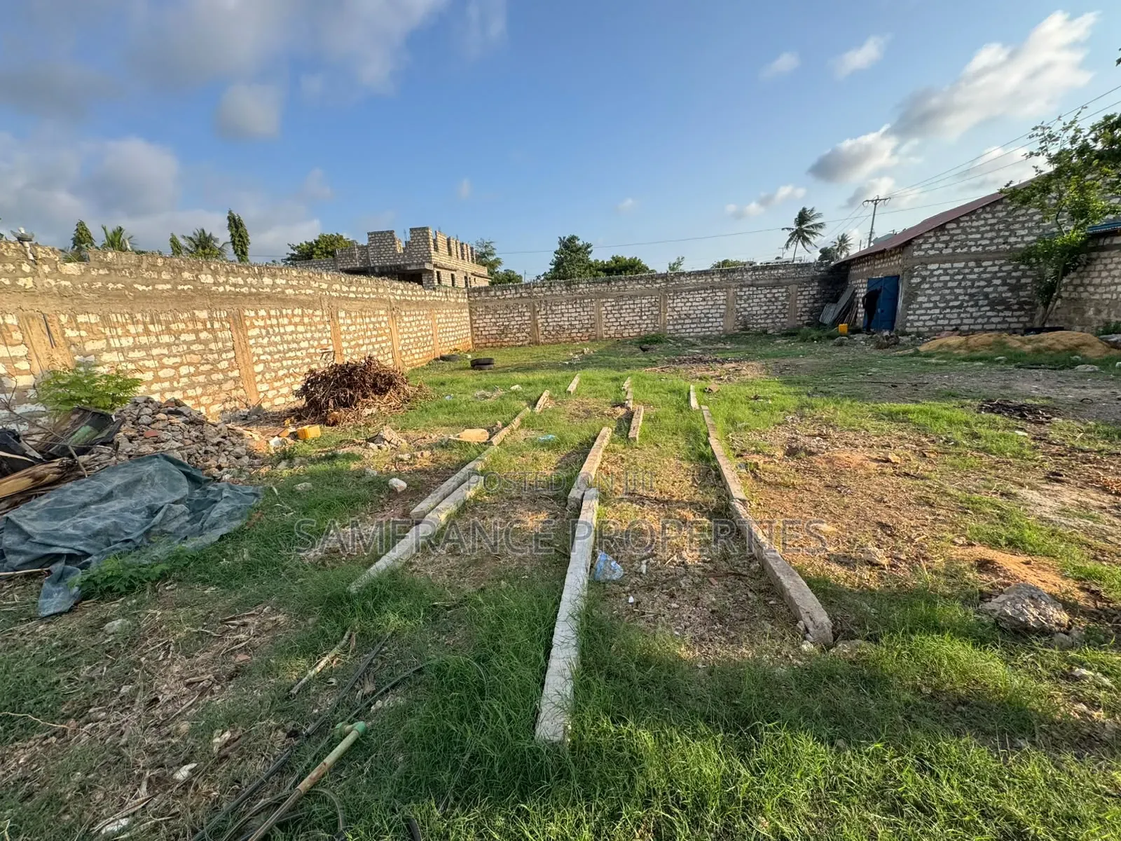 Utange Yard to Let