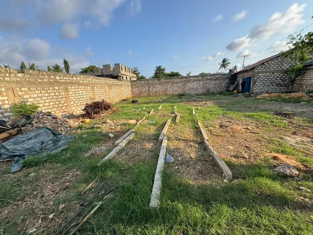 Utange Yard to Let - thumbnail 5