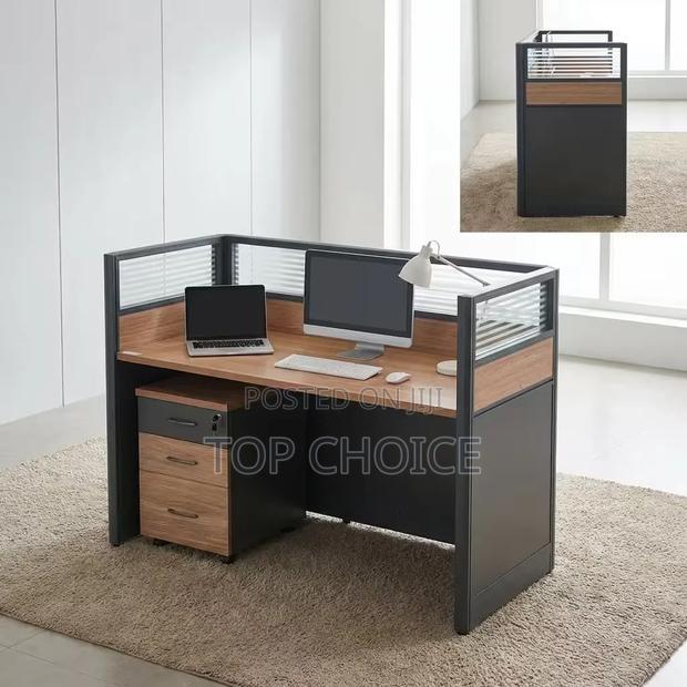 Reception Tables / 1 Way Workstation - main view