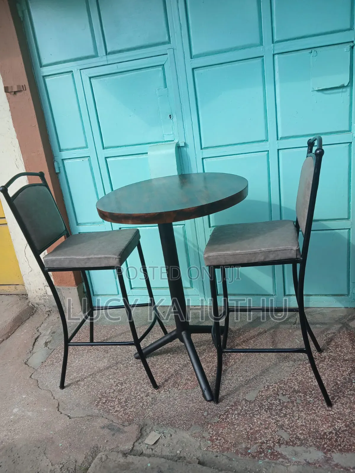 Patterned Round Table With 2Chairs