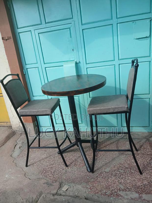 Patterned Round Table With 2Chairs - main view