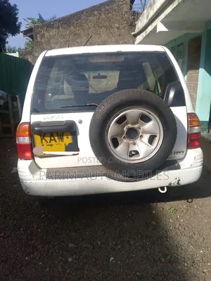 Suzuki Escudo 2000 White