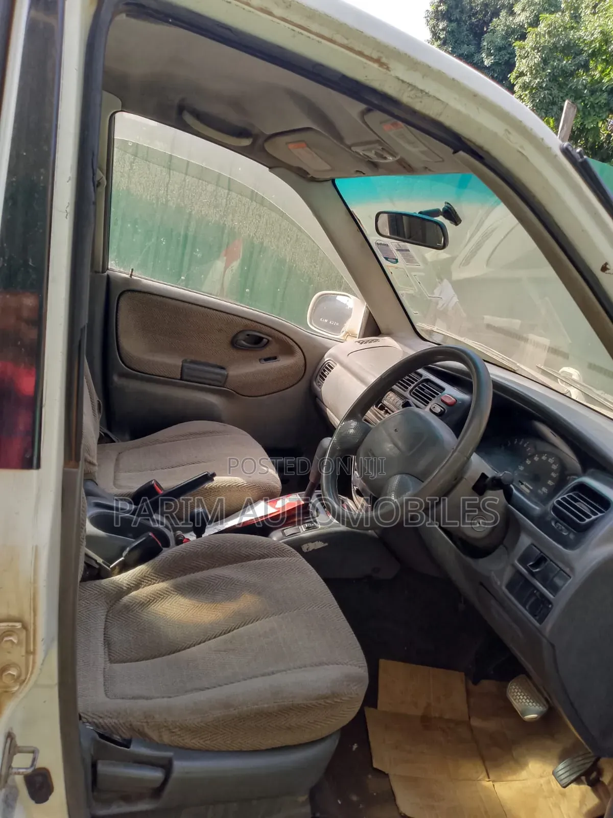 Suzuki Escudo 2000 White