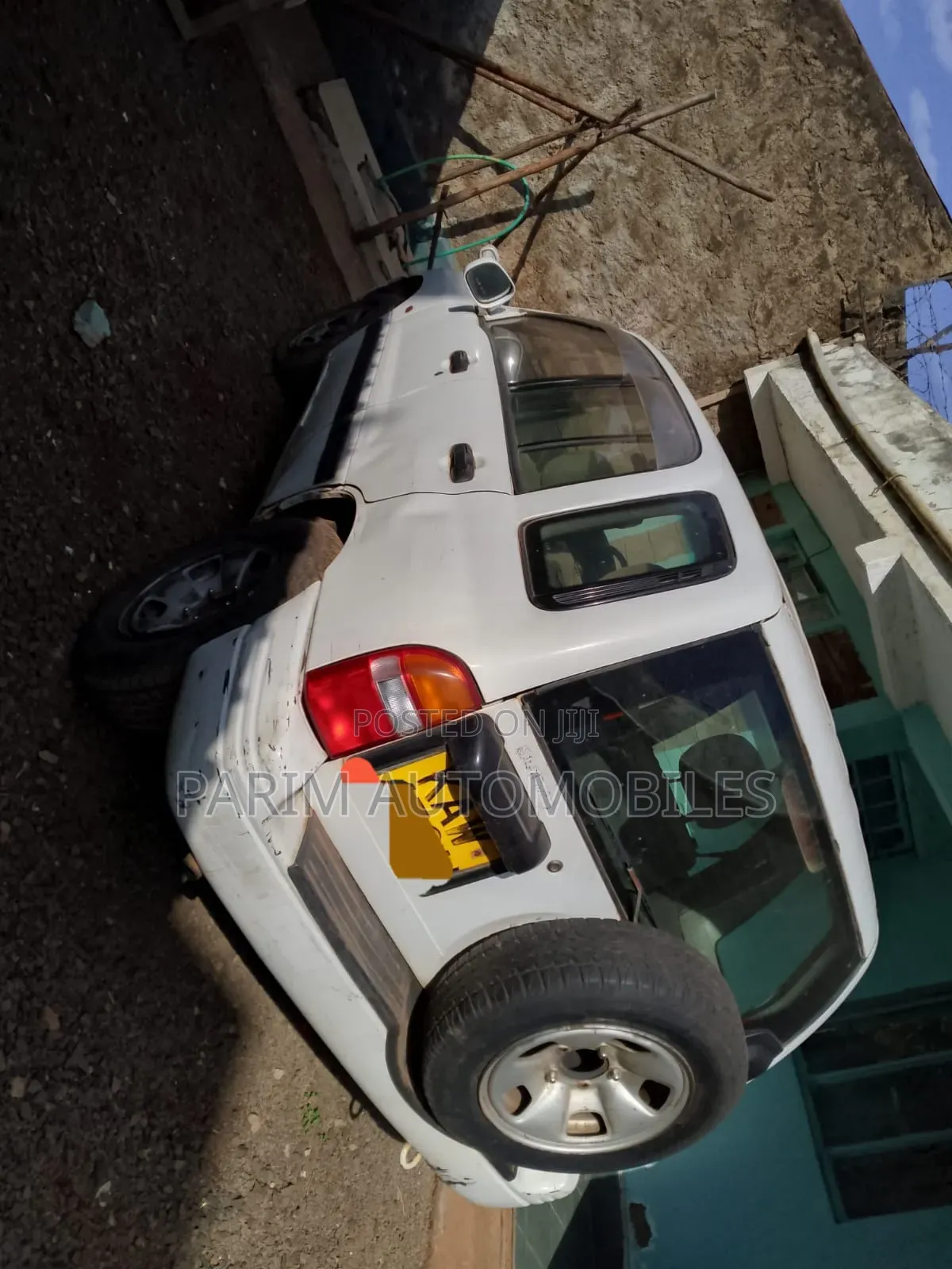 Suzuki Escudo 2000 White