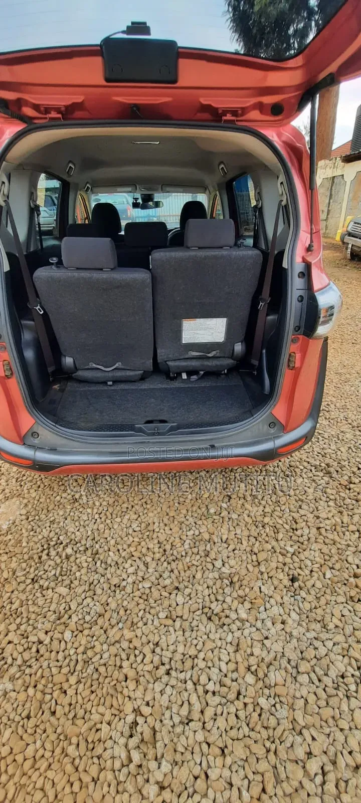 Toyota Sienta 2016 Burgundy