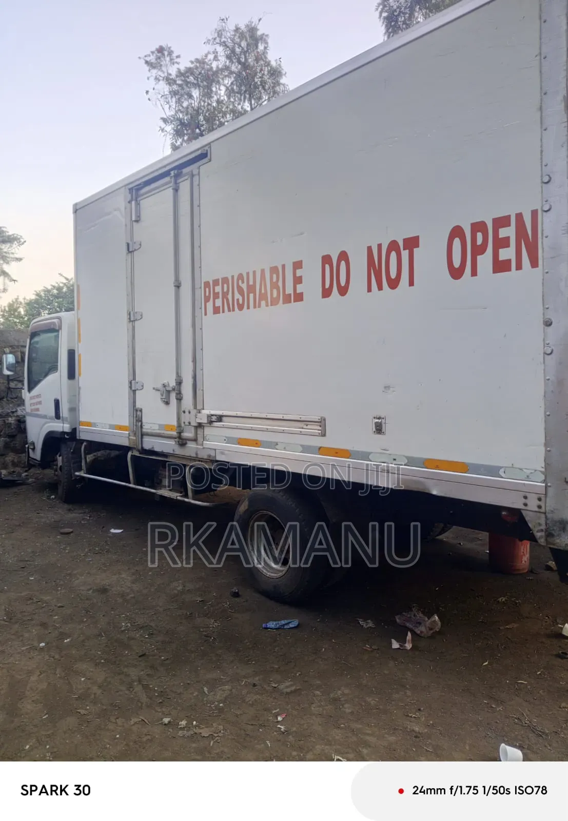 Isuzu Refrigerator Truck 2011 White