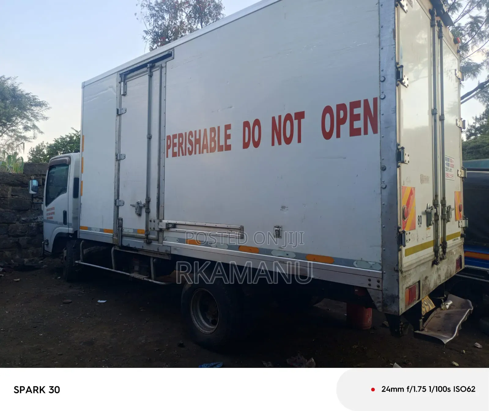 Isuzu Refrigerator Truck 2011 White