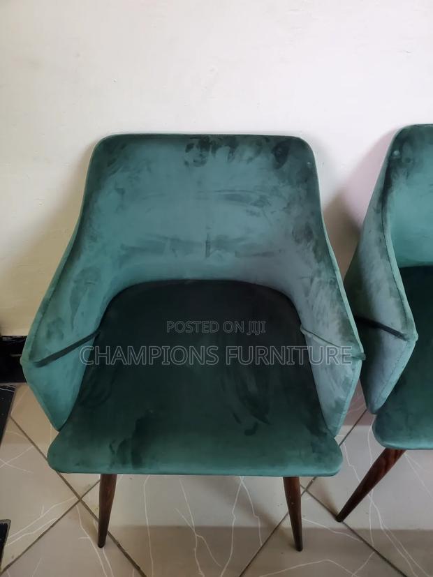 Elegant Green Velvet Accent Chair - thumbnail 2