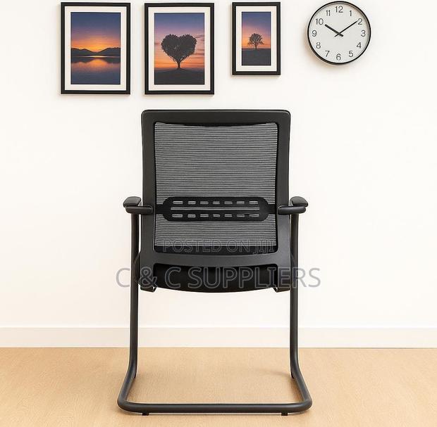 Office Mesh Non Adjustable Guest Chair. - thumbnail 4