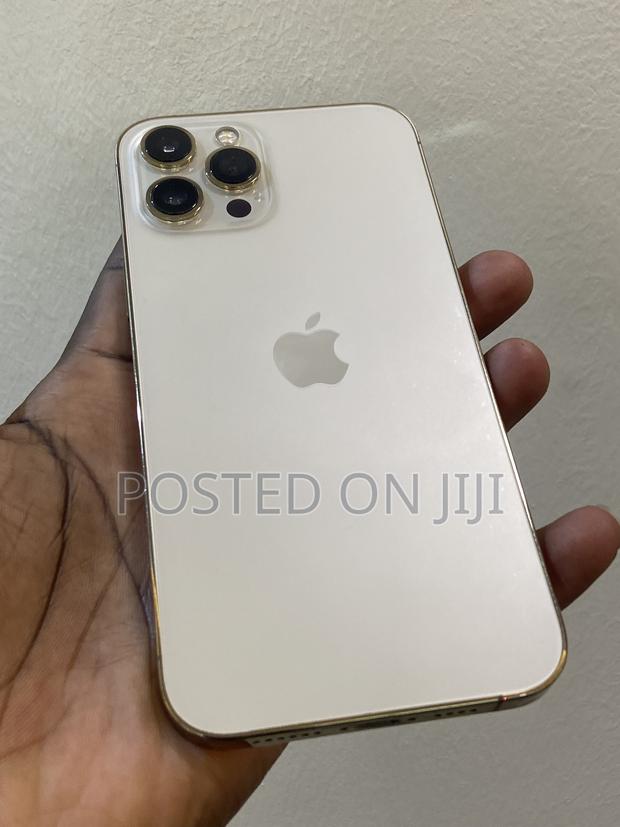 Apple iPhone 12 Pro Max 128 GB Gold - main view