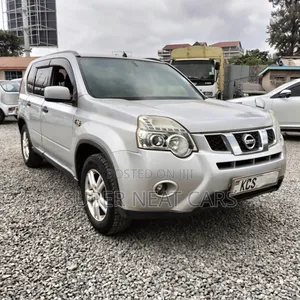 Nissan X-Trail 2013 Silver