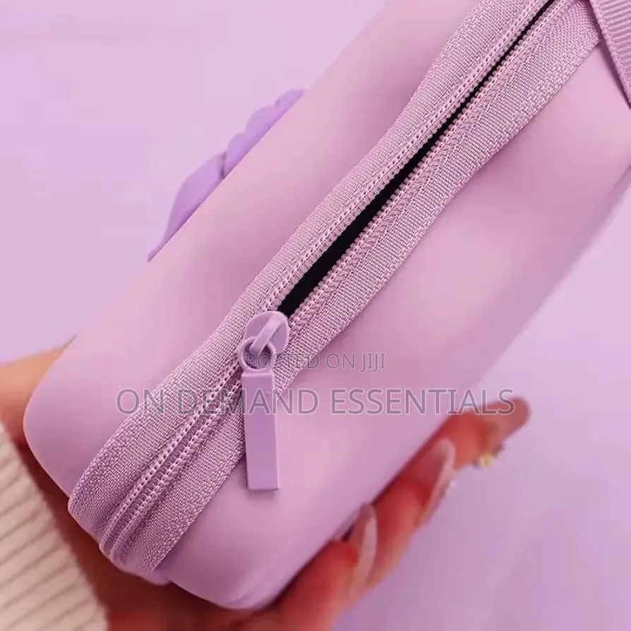 *Cute Bow Heart Design Sanitary Pad / Cable Organizer