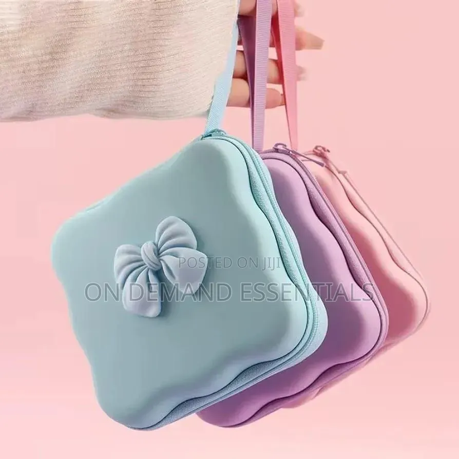*Cute Bow Heart Design Sanitary Pad / Cable Organizer