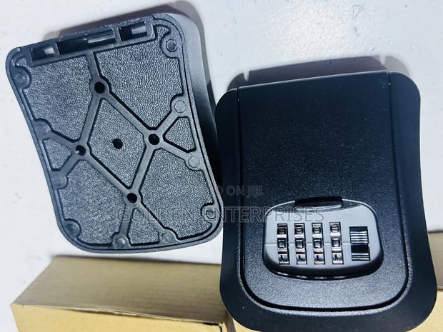 Universal Key Safe Storage Box for Indoor Outdoor Use - main view