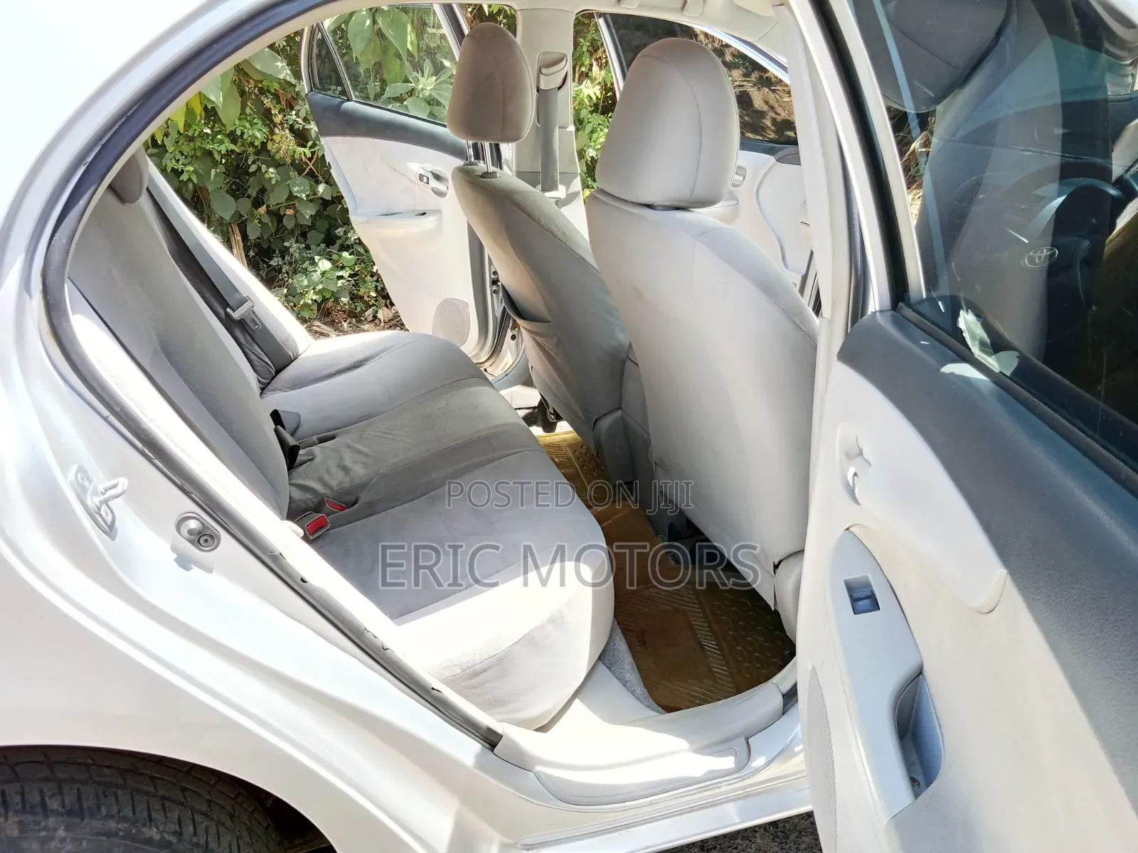 Toyota Axio 2010 Silver