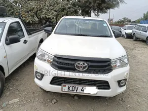 Toyota Hilux 2018 White