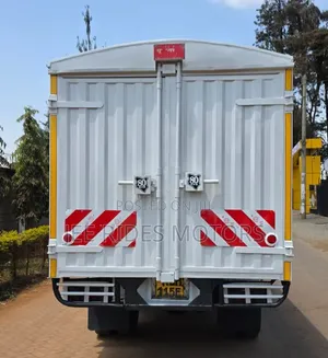 Isuzu NMR 2021 White