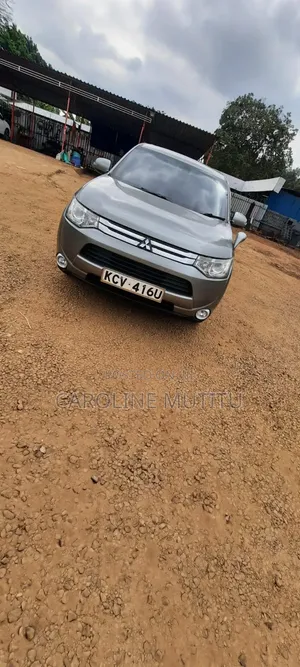 Mitsubishi Outlander 2012 Silver