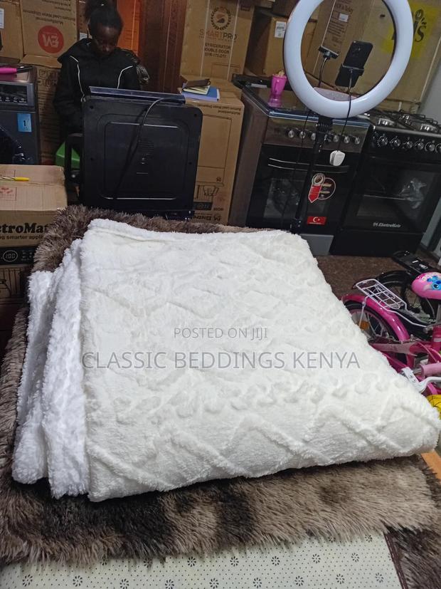 Sharper Fleece Blankets - thumbnail 2