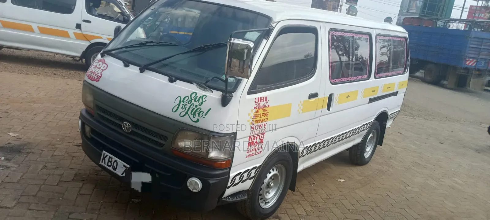 Toyota HiAce 2004 White