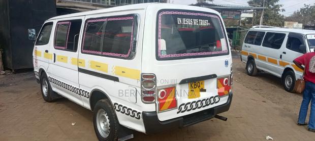 Toyota HiAce 2004 White - thumbnail 5