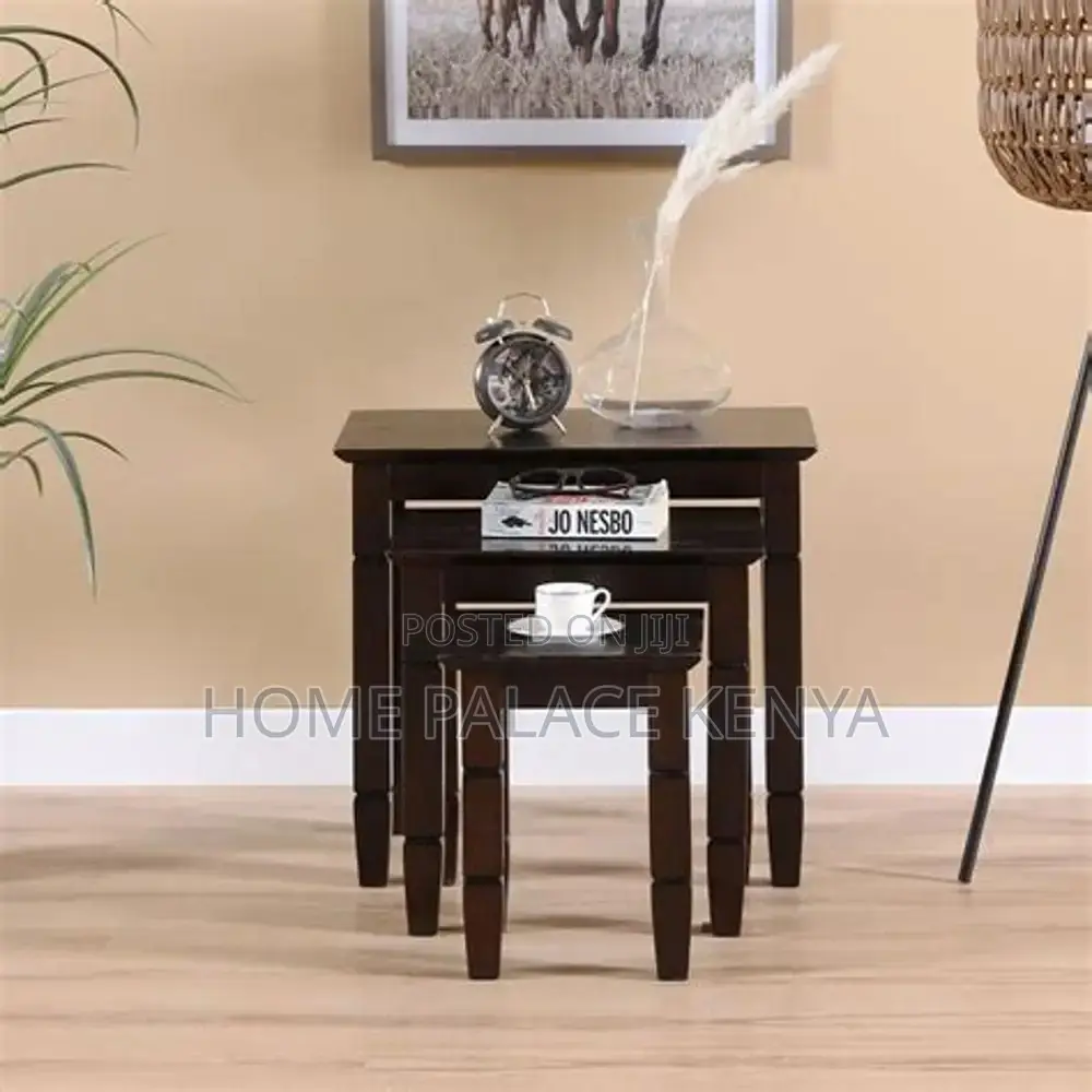 Nesting Table; Traditional Mahogany Nesting Coffee Table Set